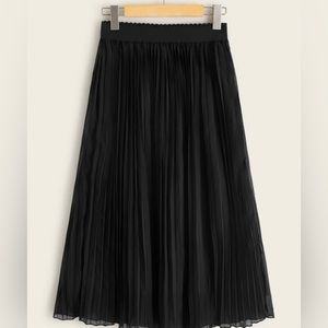 Girls Black tool pleaded skirt
